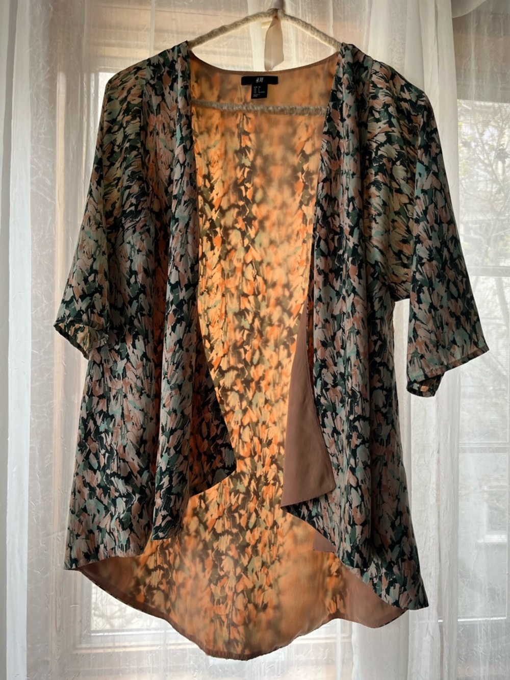 ✨ Last chance ✨ H&M Sheer Printed Kimono in Peach, pink and green